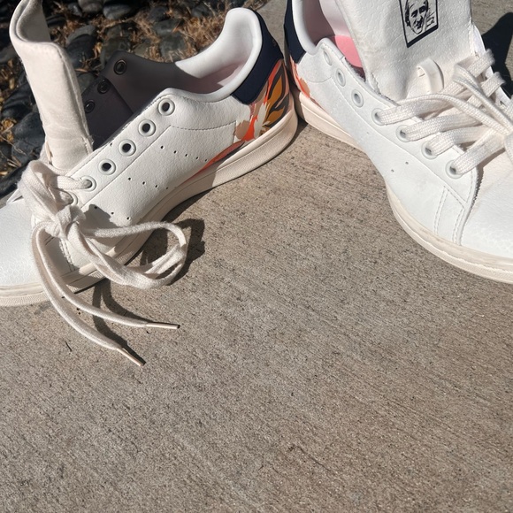 Adidas Stan Smith- White, Navy, Pink and Orange (Rare
Pattern) - Picture 6 of 7